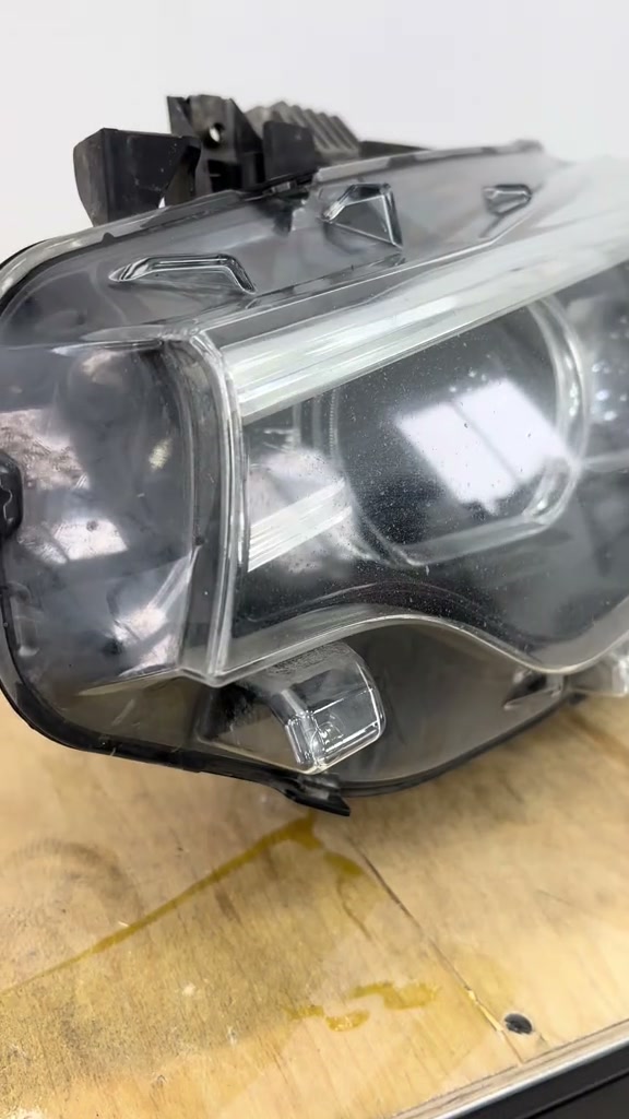 BMW: полировка фары