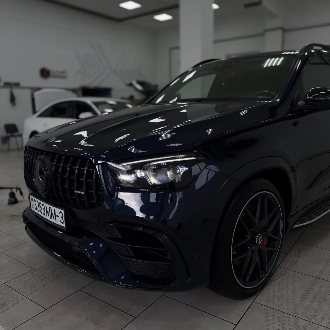 Mercedes-AMG GLE 63 в зале Monza