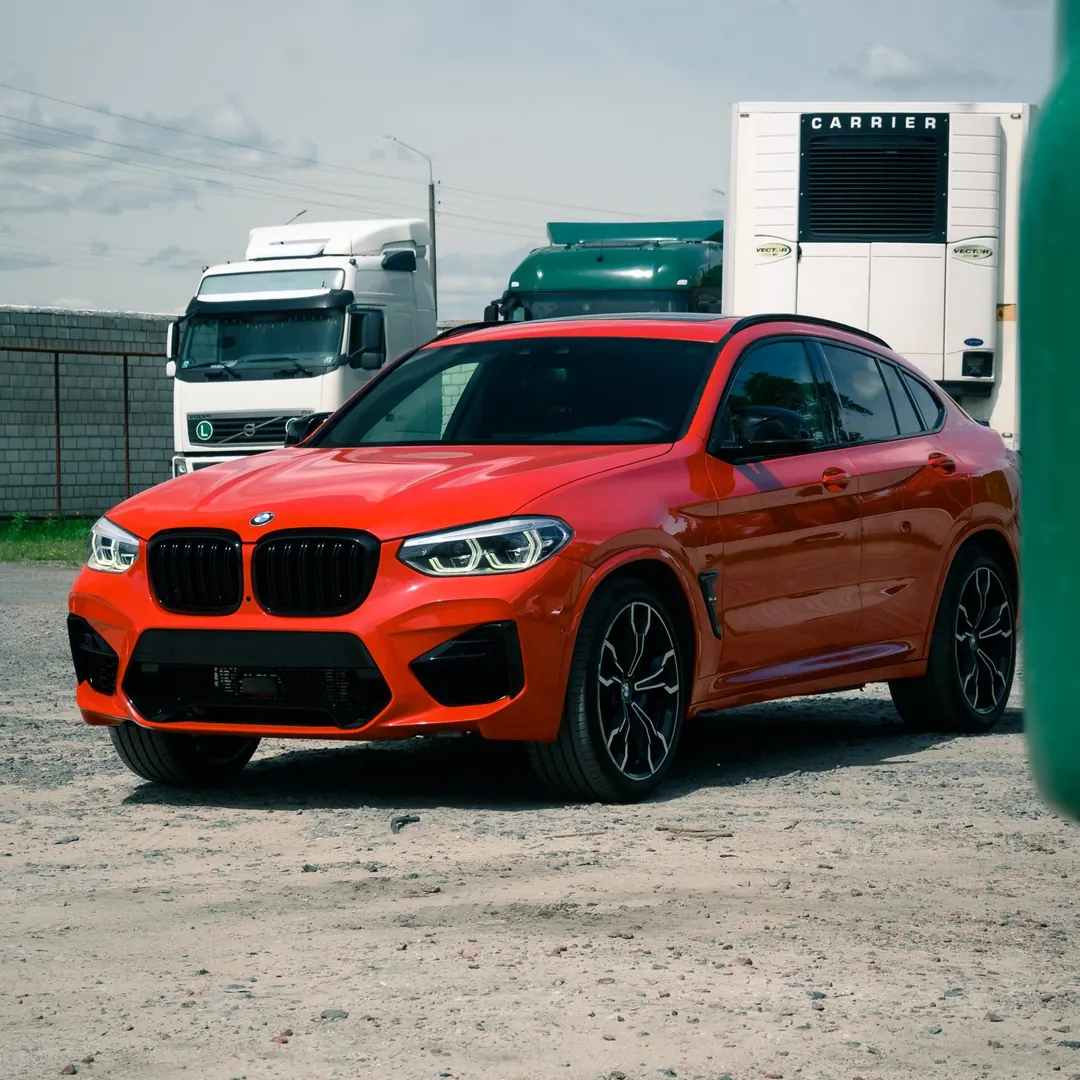 BMW X4 M Competition, вид спереди